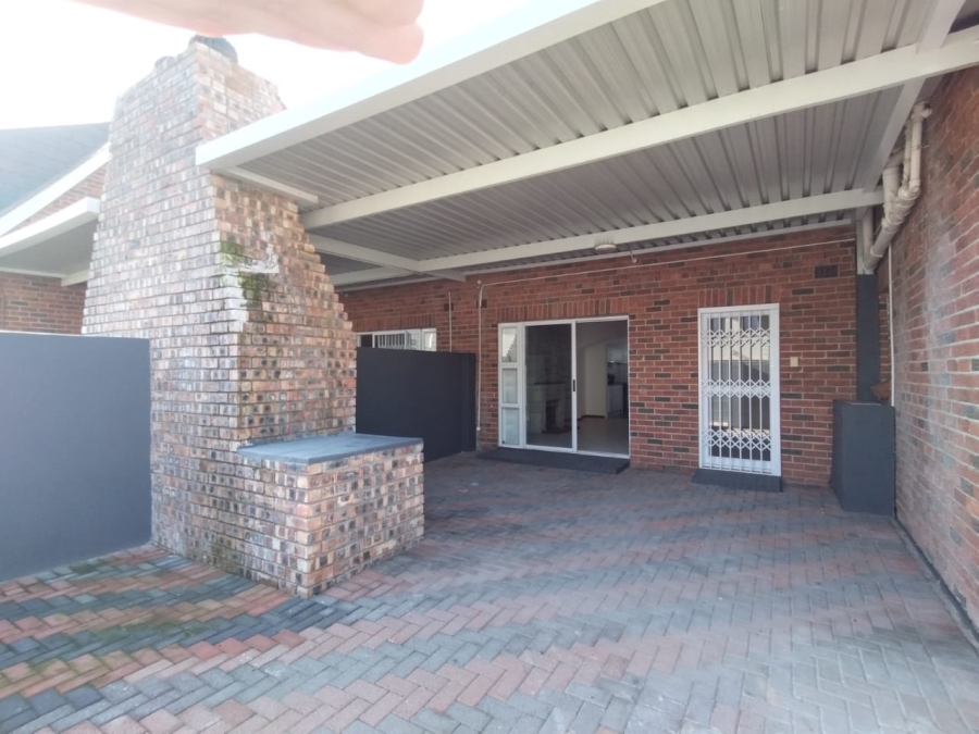 To Let 3 Bedroom Property for Rent in Table View Western Cape